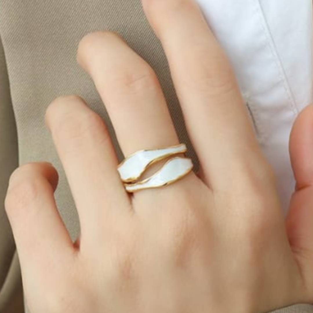 Sea Me Ring: Artistic Ocean-Inspired Elegance